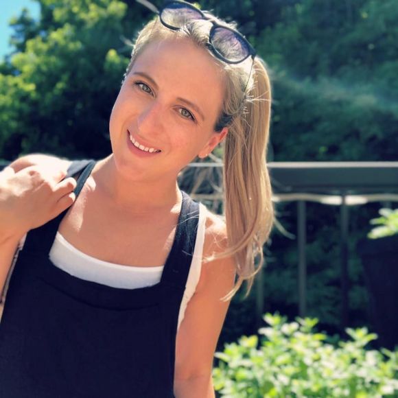 Meet your Posher, Taylor - Picture 1 of 1